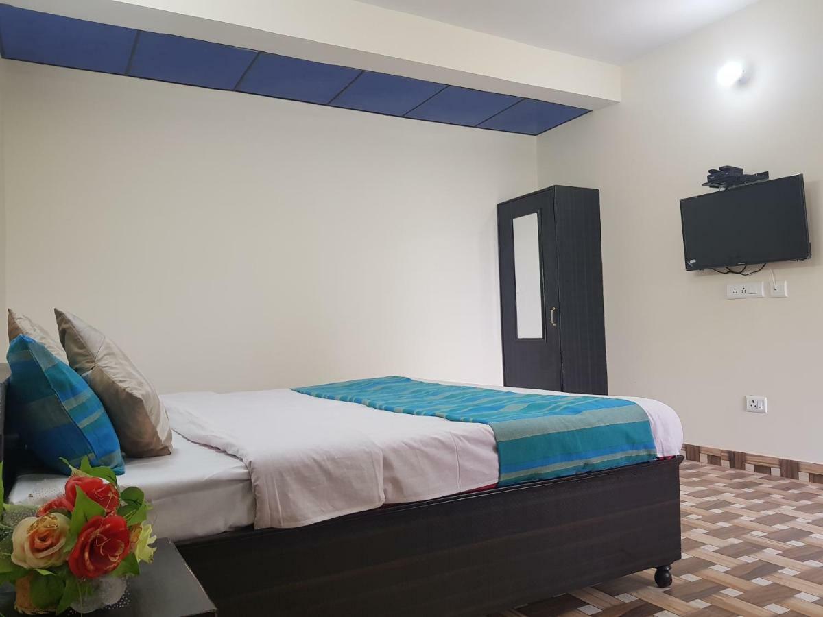 Aditya Homestay Далхаузи Экстерьер фото